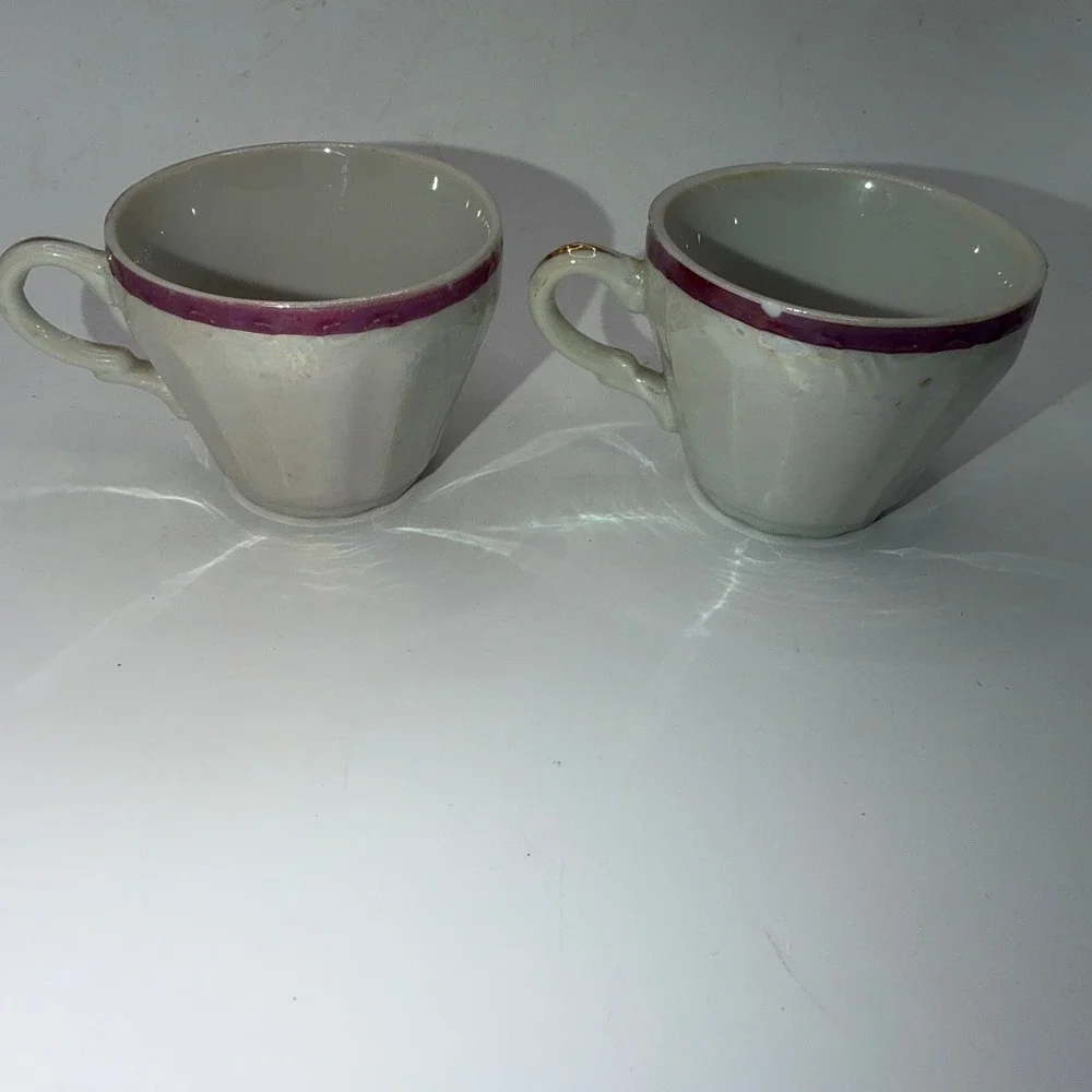 Pair‎ of Vintage Lusterware Courting Couple iridescent Teacups Japan